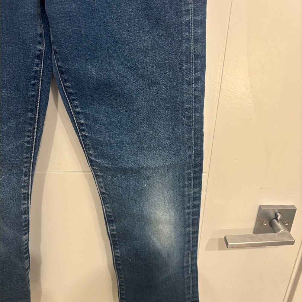 Levi's Women's Wedgie Straight Leg Fringe-Back Blue Jeans - Picture 4 of 9